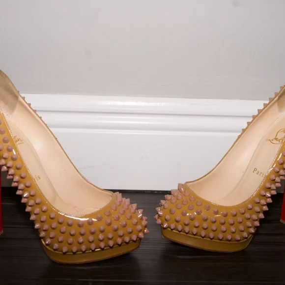 Christian Louboutin ,37 1/2 , Nude